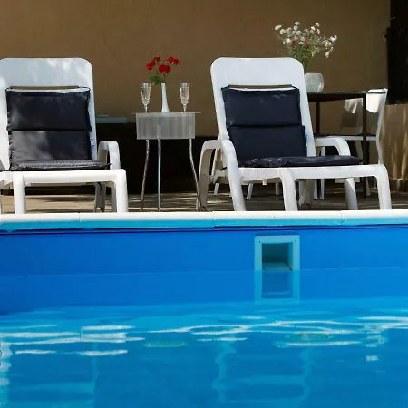 Casa de Férias In Drni With Pool & Etnoland