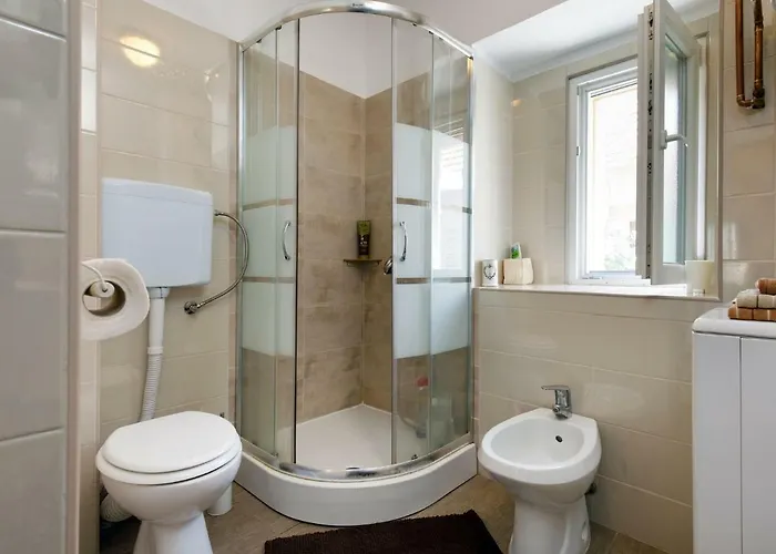 Дом отдыха In Drni With Pool & Etnoland *